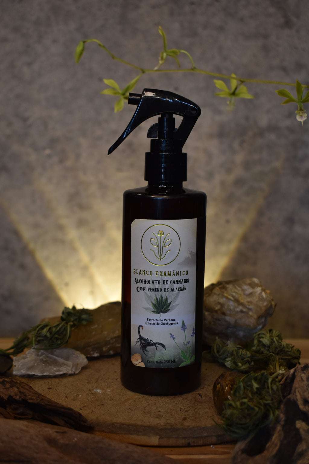 Alcoholato de cannabis con veneno de alacrán
